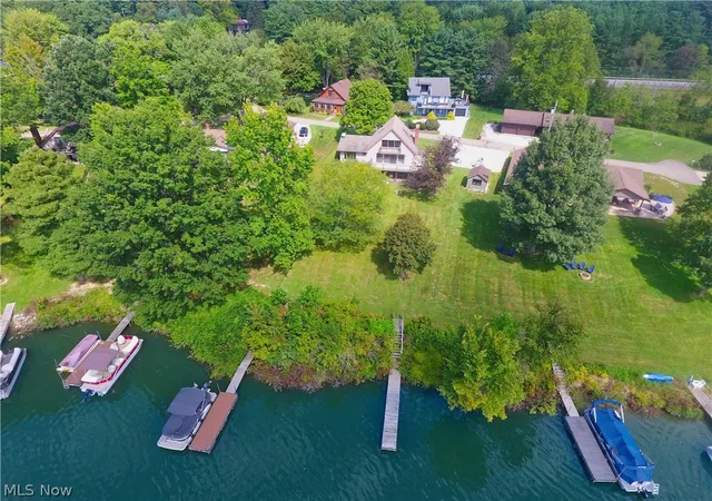 Photo 3 of Single family home for sale at 8024 Linden Dr Sw, Dellroy, OH 44620 | MLS# 5241171 | Listing updated on 2026-10-05