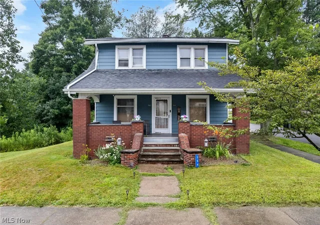Photo 1 of Single family home for sale at 304 E Lisbon St, Waynesburg, OH 44688 | MLS# 5241540 | Listing updated on 2026-09-29