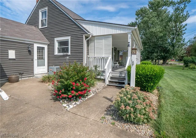 Photo 3 of Sale Pending at 2125 41st Street Ne, Canton, OH 44705 | MLS# 5240631 | Listing updated on 2026-10-02