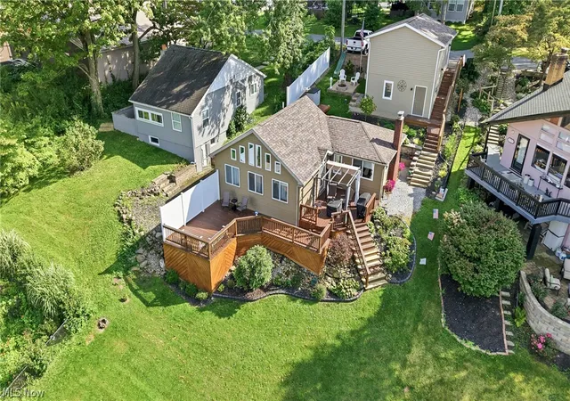 Photo 2 of Single family home for sale at 32060 Sunset Dr, Hanoverton, OH 44423 | MLS# 5241728 | Listing updated on 2026-09-09