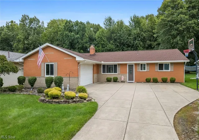Photo 1 of Sale Pending at 8127 Litto Dr, Strongsville, OH 44136 | MLS# 5241645 | Listing updated on 2026-09-05