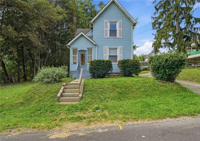 Photo 1 of Single family home for sale at 1512 Bonnot Pl Ne, Canton, OH 44705 | MLS# 5241654 | Listing updated on 2026-09-25