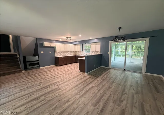 Photo 3 of Single family home for sale at 1950 Woodland Dr, Columbiana, OH 44408 | MLS# 5241436 | Listing updated on 2026-09-02