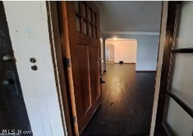 Listing Photo 5 - Condo for sale in building located at 11213 Linnet Ave, Cleveland, OH 44111
