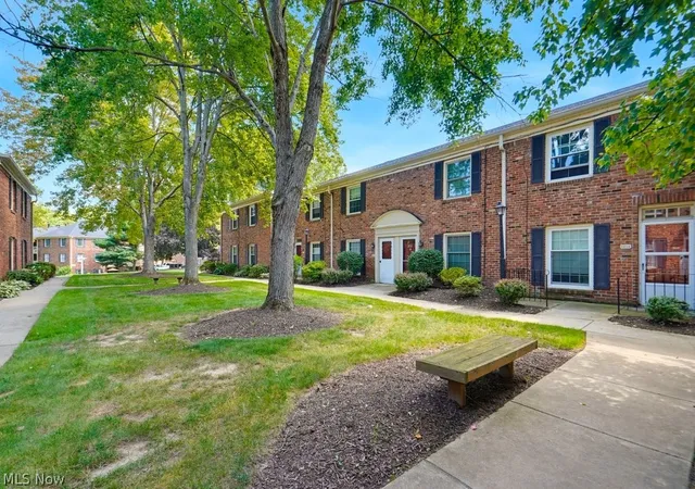 Photo 2 of Condo for sale at 1256 Culpepper Dr, Akron, OH 44313 | MLS# 5239216 | Listing updated on 2026-09-10