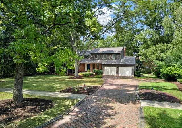 Photo 1 of Sale Pending at 340 Edgemeer Pl, Oberlin, OH 44074 | MLS# 5241672 | Listing updated on 2026-09-04
