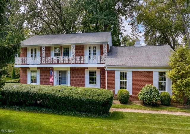 Photo 2 of Single family home for sale at 411 Gateway Blvd, Huron, OH 44839 | MLS# 5241561 | Listing updated on 2026-09-30