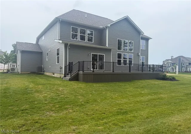 Photo 2 of Single family home for sale at 527 Port Side Dr, Avon Lake, OH 44012 | MLS# 5241801 | Listing updated on 2026-09-14