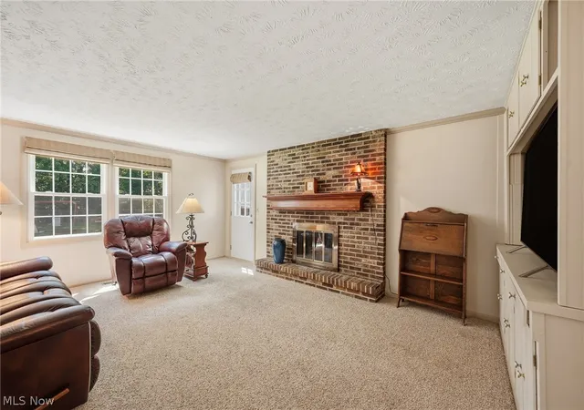 Photo 3 of Single family home for sale at 1370 Bittersweet Dr Ne, Warren, OH 44484 | MLS# 5240022 | Listing updated on 2026-09-10