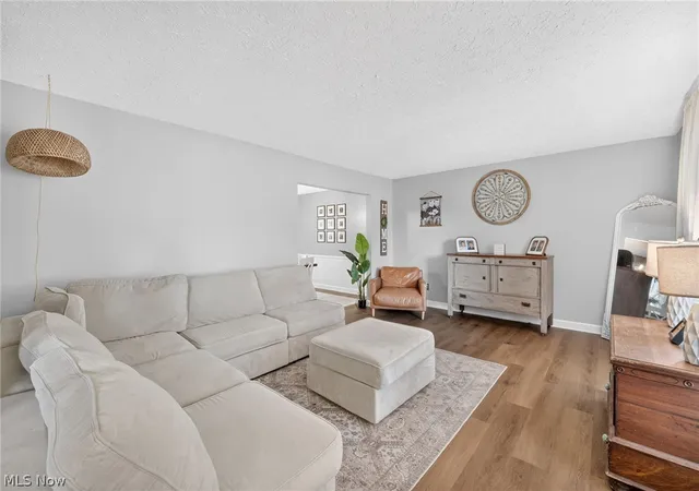 Photo 3 of Single family home for sale at 381 Fawnwood Dr, Tallmadge, OH 44278 | MLS# 5241569 | Listing updated on 2026-09-12