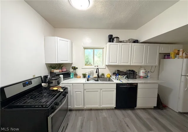 Photo 3 of Single family home for sale at 547 Morgan Ave, Akron, OH 44311 | MLS# 5241796 | Listing updated on 2026-09-02