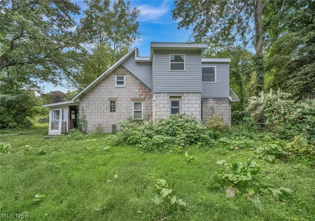 Photo 3 of Sale Pending at 1494 Lakeland Ave, Akron, OH 44320 | MLS# 5241556 | Listing updated on 2026-09-09