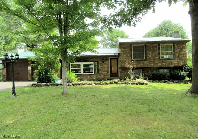 Photo 1 of Single family home for sale at 1921 Birch Tr Dr, Youngstown, OH 44515 | MLS# 5241048 | Listing updated on 2026-10-03