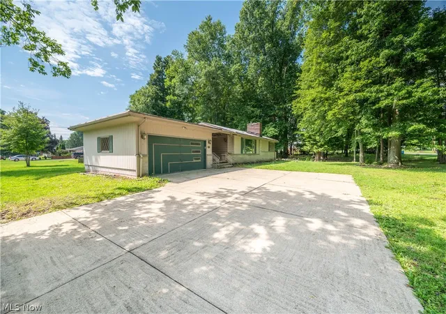 Photo 2 of Single family home for sale at 2954 Anderson Morris Rd, Niles, OH 44446 | MLS# 5240854 | Listing updated on 2026-09-12