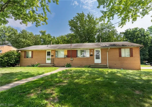 Photo 1 of Multi family home for sale at 316 Pershing Ave Nw, Massillon, OH 44646 | MLS# 5241677 | Listing updated on 2026-09-02