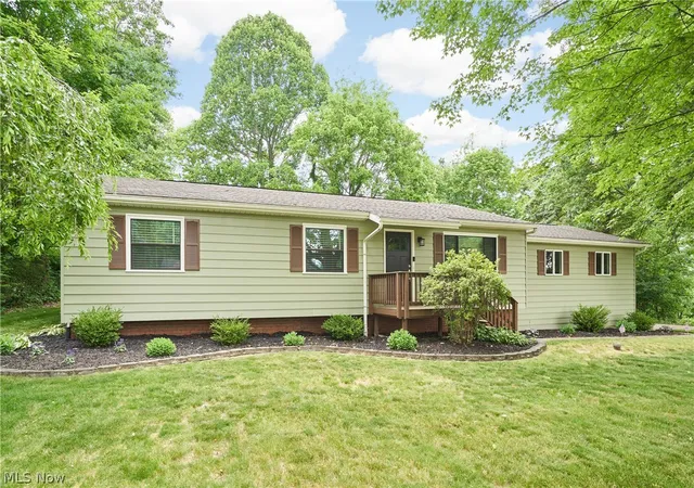 Single family home for sale at 2808 Lynne Rd, Green, OH 44312 | MLS# 5241863