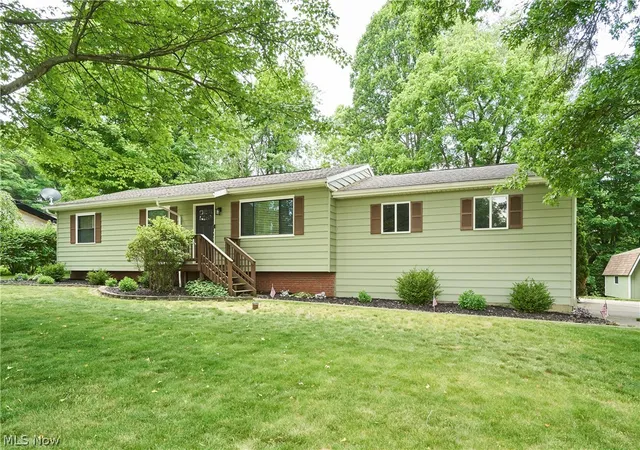 Photo 2 of Single family home for sale at 2808 Lynne Rd, Green, OH 44312 | MLS# 5241863 | Listing updated on 2026-09-23