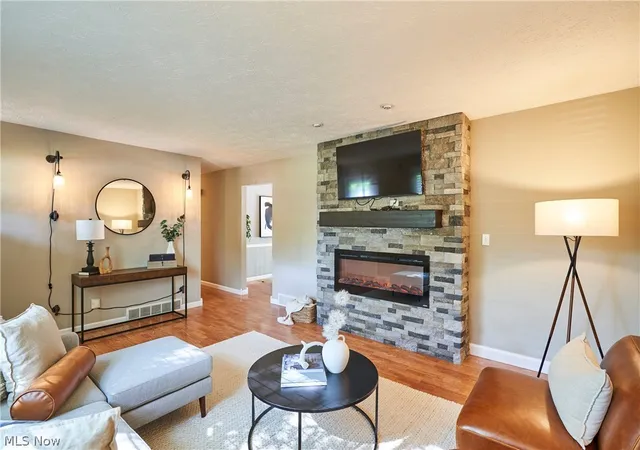 Photo 4 of Single family home for sale at 2808 Lynne Rd, Green, OH 44312 | MLS# 5241863 | Listing updated on 2026-09-23