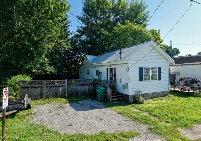 Single family home for sale at 919 15th Street, Parkersburg, WV 26101 | MLS# 5241835