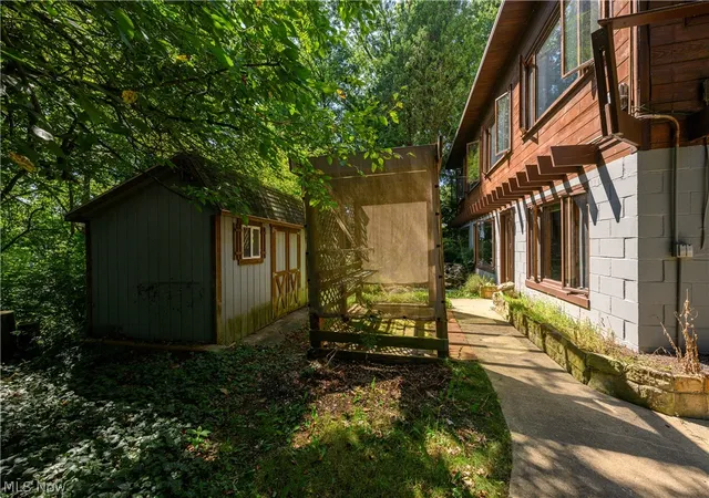 Photo 3 of Single family home for sale at 55 Willowdale Lake Ave Nw, North Canton, OH 44720 | MLS# 5241874 | Listing updated on 2026-10-07