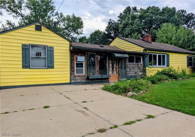 Photo 3 of Sale Pending at 678 Shook Rd, Coventry Township, OH 44319 | MLS# 5240936 | Listing updated on 2026-10-06