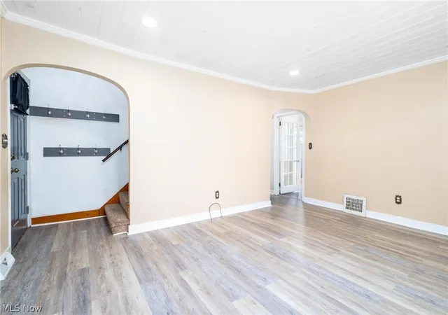 Photo 3 of Single family home for sale at 122 W Belleview Dr, Weirton, WV 26062 | MLS# 5241912 | Listing updated on 2026-09-03
