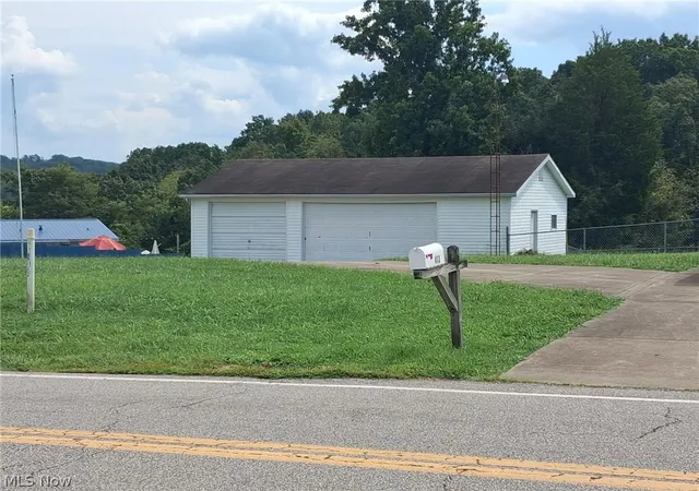 Photo 2 of Single family home for sale at 413 New England Ridge Rd, Washington, WV 26181 | MLS# 5241642 | Listing updated on 2026-09-07