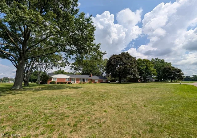 Photo 2 of Single family home for sale at 707 Markley St Ne, Canton, OH 44721 | MLS# 5241950 | Listing updated on 2026-09-03