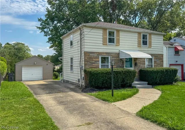 Photo 2 of Sale Pending at 3449 Shelby Rd, Youngstown, OH 44511 | MLS# 5241862 | Listing updated on 2026-09-03