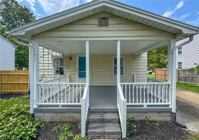 Photo 3 of Sale Pending at 3449 Shelby Rd, Youngstown, OH 44511 | MLS# 5241862 | Listing updated on 2026-09-03