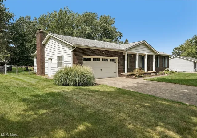 Photo 2 of Single family home for sale at 5818 Iva Dr, New Franklin, OH 44319 | MLS# 5241813 | Listing updated on 2026-09-09