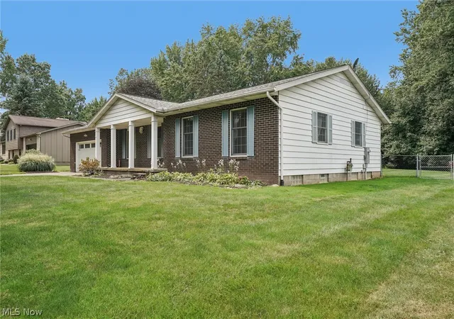 Photo 3 of Single family home for sale at 5818 Iva Dr, New Franklin, OH 44319 | MLS# 5241813 | Listing updated on 2026-09-09