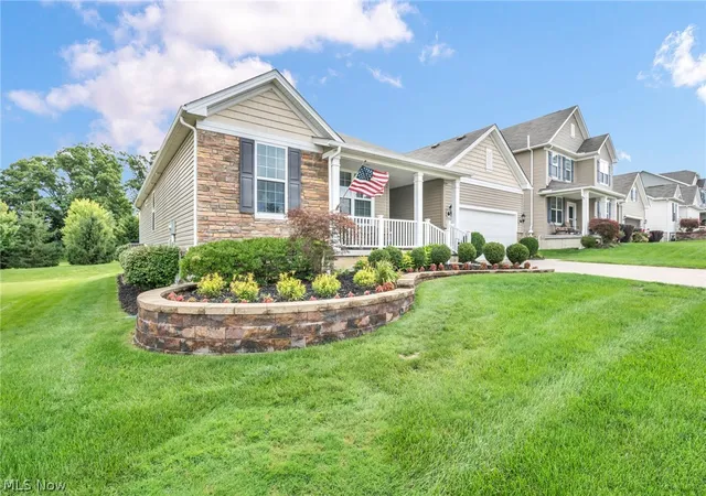 Photo 2 of Sale Pending at 8139 Castleton Dr, Mentor, OH 44060 | MLS# 5239014 | Listing updated on 2026-09-05