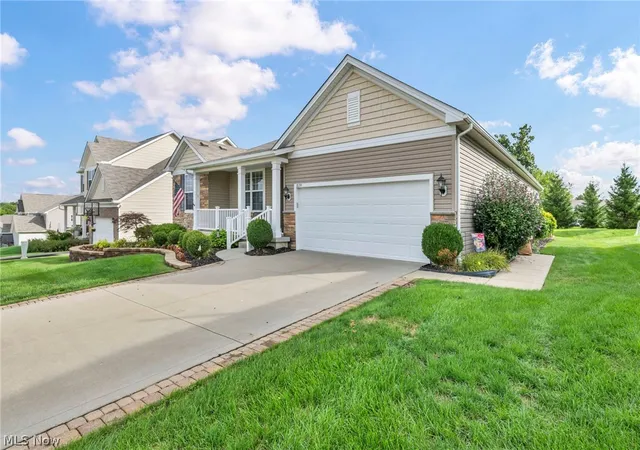 Photo 2 of Sale Pending at 8139 Castleton Dr, Mentor, OH 44060 | MLS# 5239014 | Listing updated on 2026-09-05