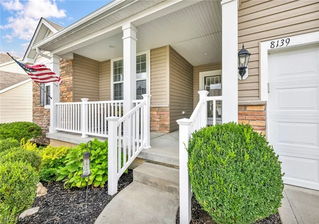 Photo 3 of Sale Pending at 8139 Castleton Dr, Mentor, OH 44060 | MLS# 5239014 | Listing updated on 2026-09-05