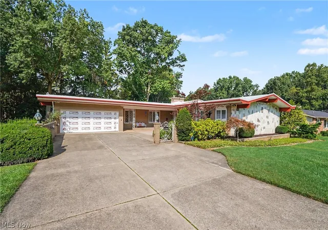Photo 1 of Single family home for sale at 2990 Mccormick Rd, Silver Lake, OH 44224 | MLS# 5241112 | Listing updated on 2026-09-06