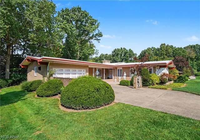 Photo 2 of Single family home for sale at 2990 Mccormick Rd, Silver Lake, OH 44224 | MLS# 5241112 | Listing updated on 2026-09-06