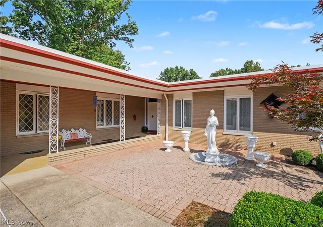 Photo 3 of Single family home for sale at 2990 Mccormick Rd, Silver Lake, OH 44224 | MLS# 5241112 | Listing updated on 2026-09-06