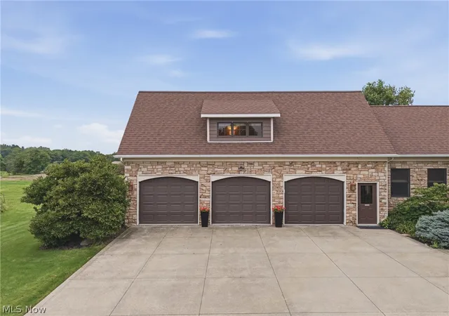 Photo 3 of Sale Pending at 2815 Bartlett Rd, Mantua, OH 44255 | MLS# 5240984 | Listing updated on 2026-10-04