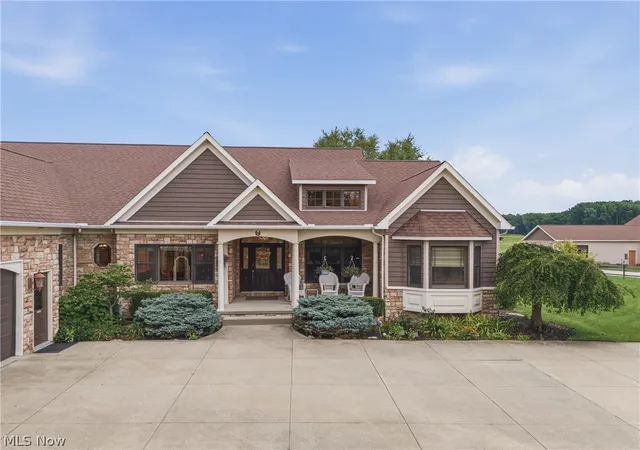 Photo 3 of Sale Pending at 2815 Bartlett Rd, Mantua, OH 44255 | MLS# 5240984 | Listing updated on 2026-10-04