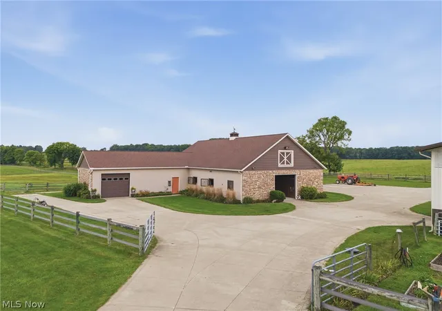 Photo 4 of Sale Pending at 2815 Bartlett Rd, Mantua, OH 44255 | MLS# 5240984 | Listing updated on 2026-10-04