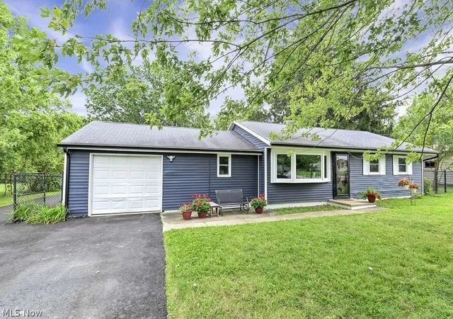 Photo 2 of Single family home for sale at 1413 Princeton Dr, Brunswick, OH 44212 | MLS# 5240910 | Listing updated on 2026-09-03