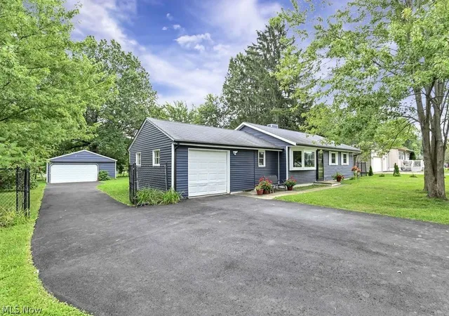 Photo 3 of Single family home for sale at 1413 Princeton Dr, Brunswick, OH 44212 | MLS# 5240910 | Listing updated on 2026-09-03