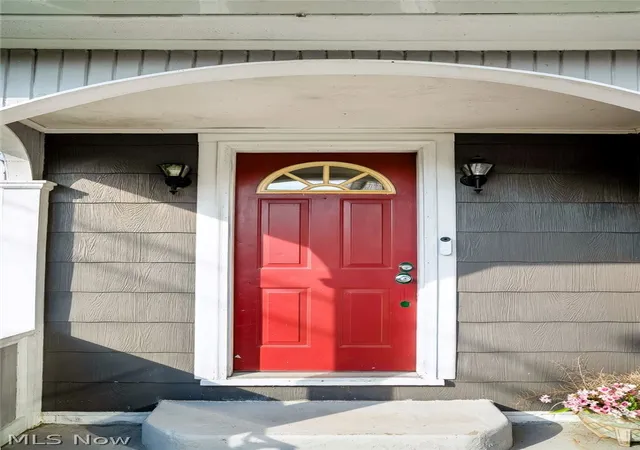 Photo 2 of Single family home for sale at 1808 Covert St, Parkersburg, WV 26101 | MLS# 5241948 | Listing updated on 2026-09-07