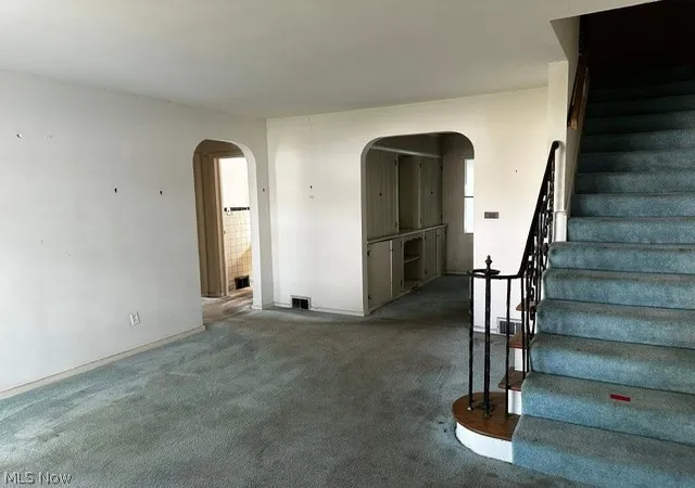 Photo 3 of Sale Pending at 4096 Colony Rd, Cleveland, OH 44121 | MLS# 5241659 | Listing updated on 2026-09-13