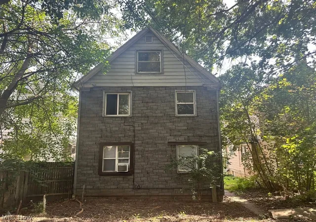 Photo 2 of Multi family home for sale at 426 S Arlington St, Akron, OH 44306 | MLS# 5241901 | Listing updated on 2026-09-08