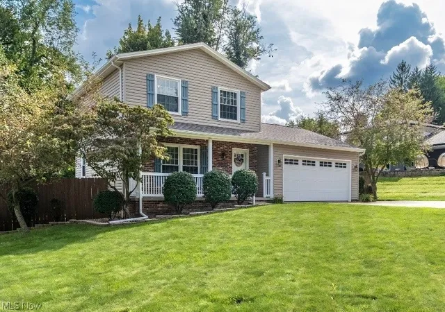 Photo 2 of Sale Pending at 2915 Winrich St Nw, Massillon, OH 44646 | MLS# 5241195 | Listing updated on 2026-10-02