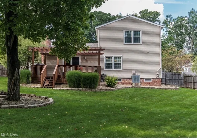 Photo 4 of Sale Pending at 2915 Winrich St NW, Massillon, OH 44646 | MLS# 5241195 | Listing updated on 2026-10-02