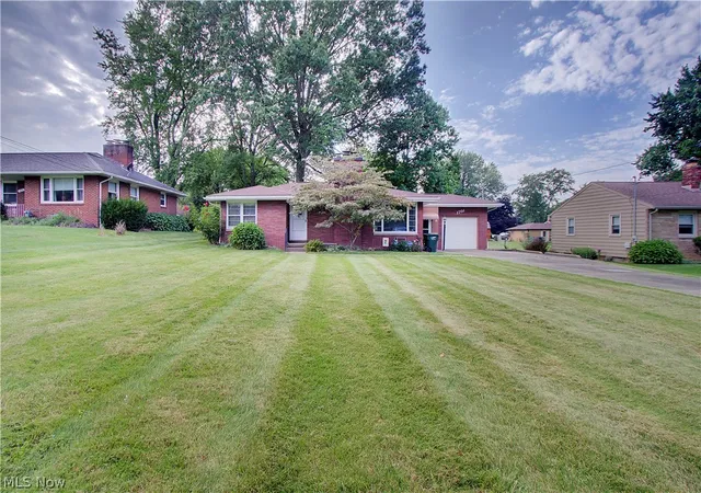 Photo 2 of Sale Pending at 1791 Federal Ave, Alliance, OH 44601 | MLS# 5241639 | Listing updated on 2026-09-24