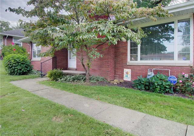 Photo 4 of Sale Pending at 1791 Federal Ave, Alliance, OH 44601 | MLS# 5241639 | Listing updated on 2026-09-24